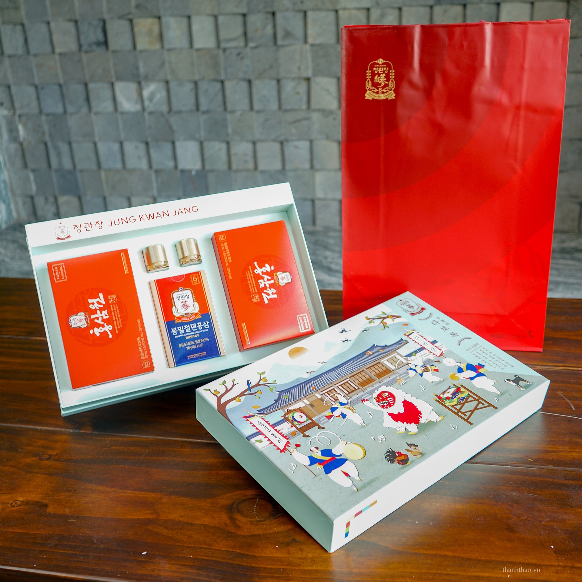 Bộ Quà Tặng Xuân 2026 – Thuận Phong Vạn Lý 2